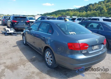 2013 Volkswagen Jetta 2.5L Se z USA, uszkodzony, nr VIN 3VWDP7AJ2DM450651